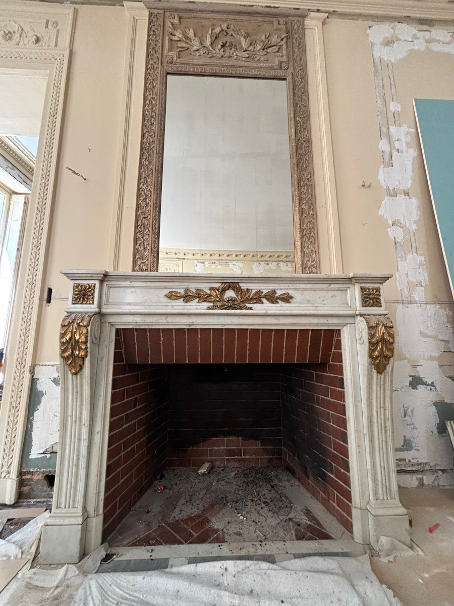 Antique Louis XVI Style Marble Fireplace With Gilded Bronze Decor, Late 19th Century -photo-6