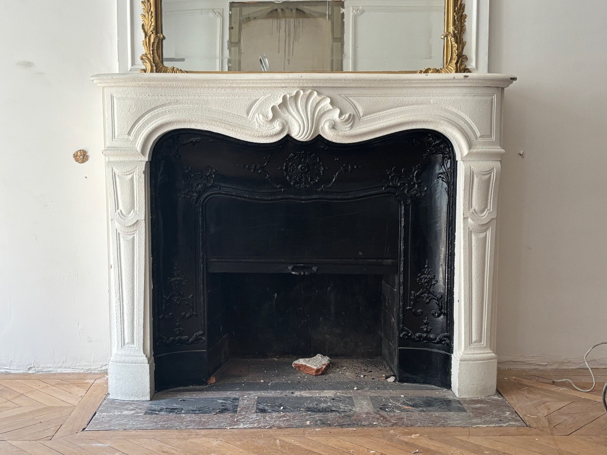 Cheminée Ancienne Réalisée En Marbre Rouge De Style Louis XV Rocaille Datant Du XIXeme Siècle -photo-1
