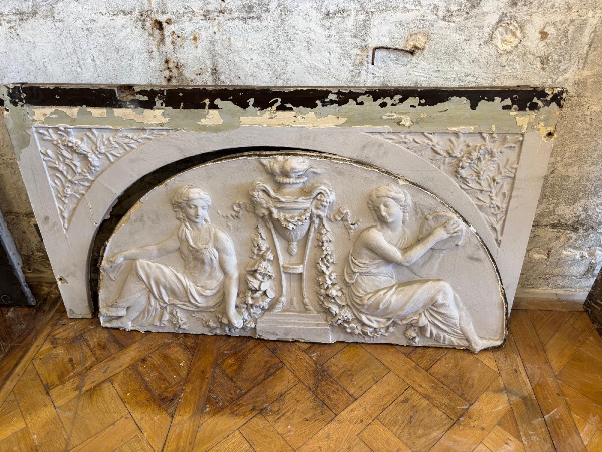 Suite de trois impostes  En Plâtre De Style Louis XVI Datant Du XIXeme Siècle -photo-1