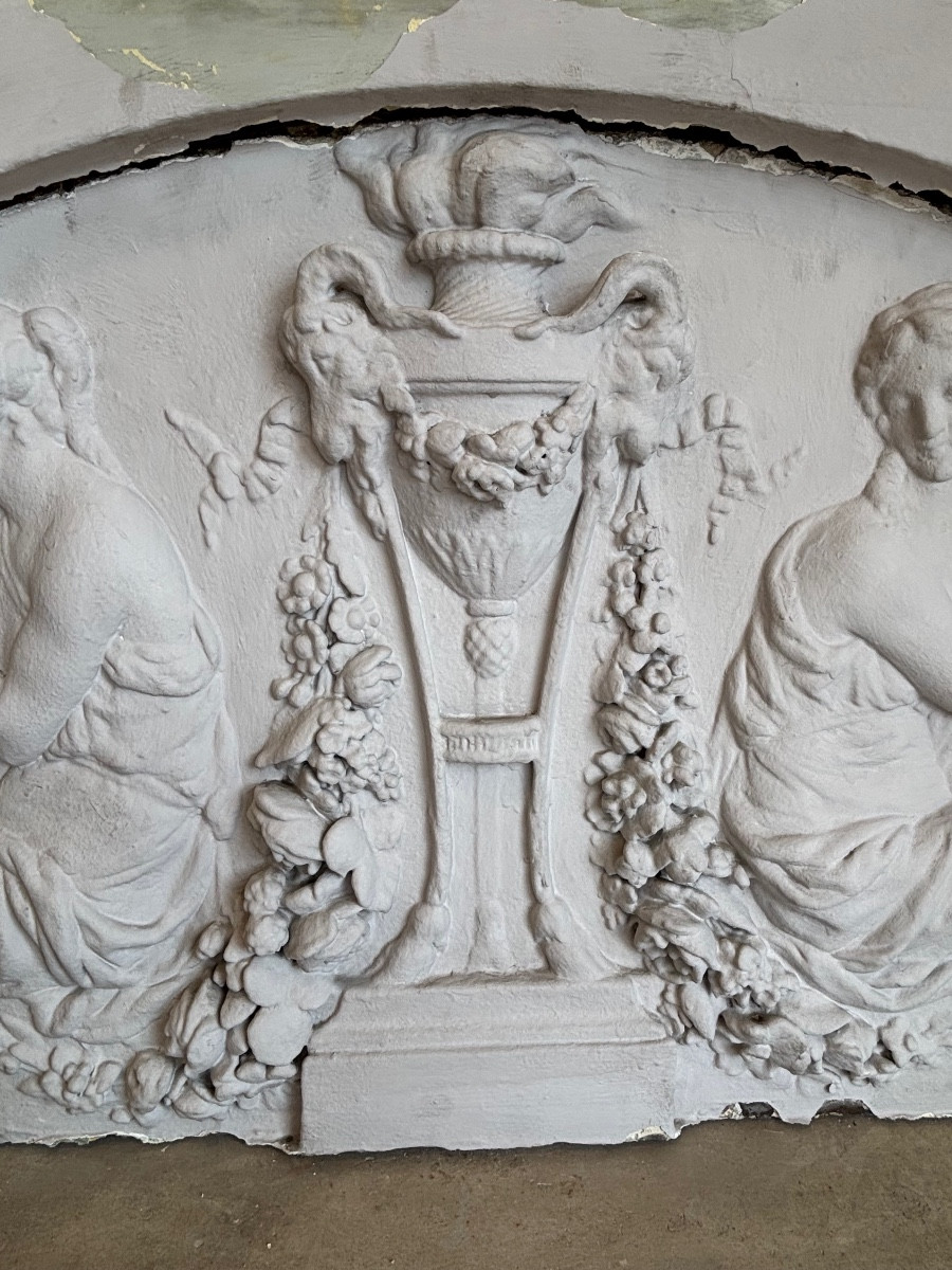 Suite de trous impostes  En Plâtre De Style Louis XVI Datant Du XIXeme Siècle -photo-1