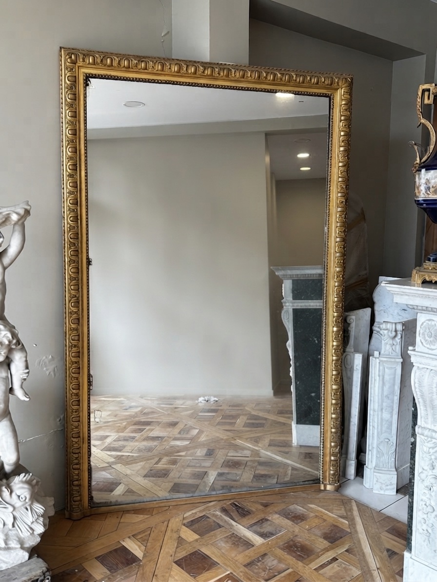Très Grand Miroir De Cheminée Doré à La Feuille D’or Style Louis XVI XIXeme Siècle  