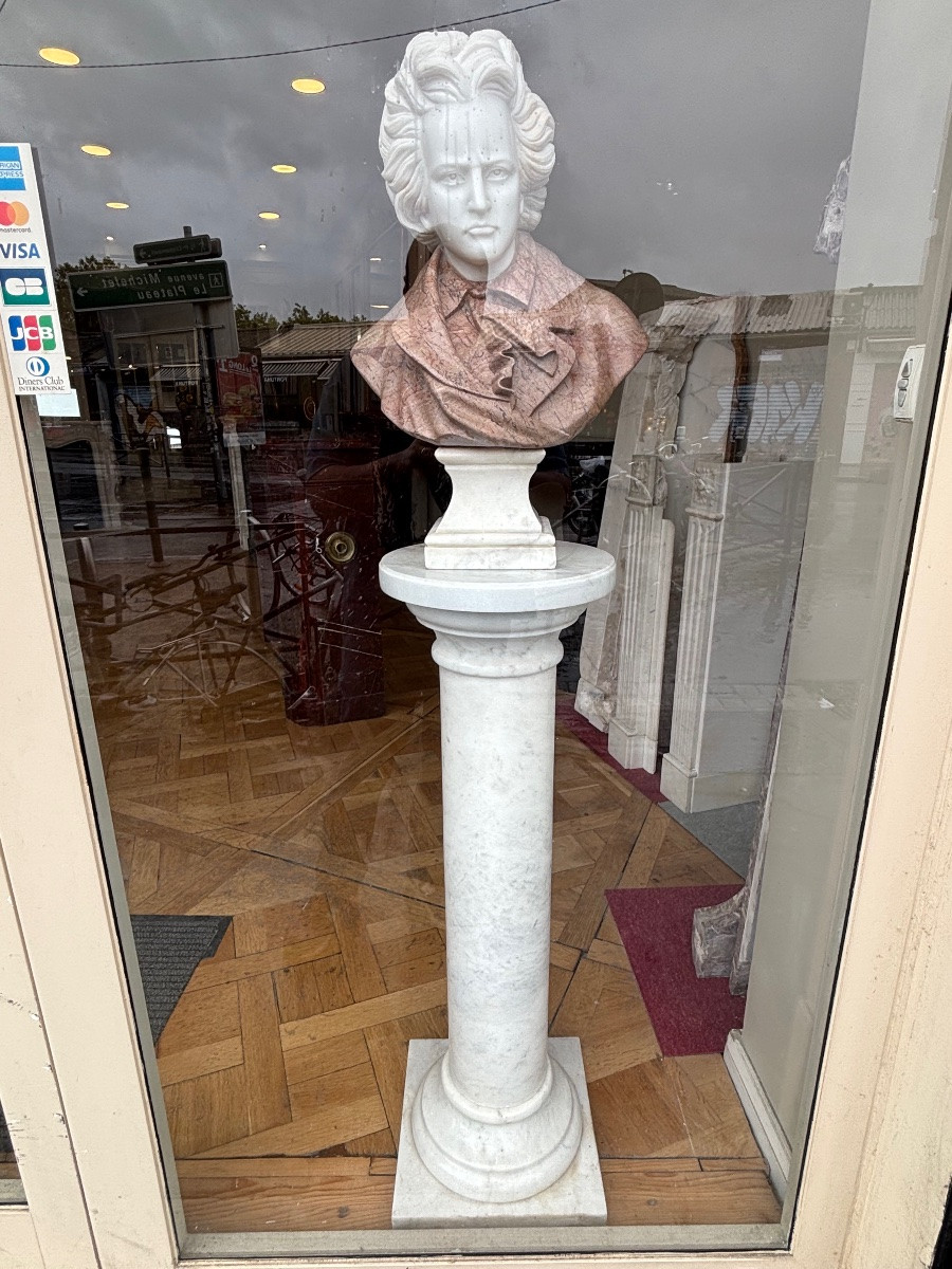 Paire de colonnes réalisée en marbre blanc datant du milieu  du XXeme siècle -photo-2