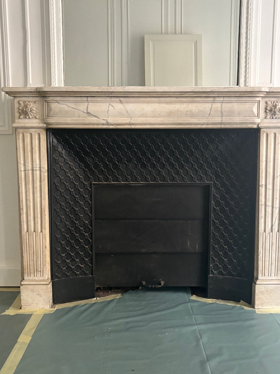 White Marble Fireplace In Louis XVI Style Dating From The End Of The 19th Century -photo-2