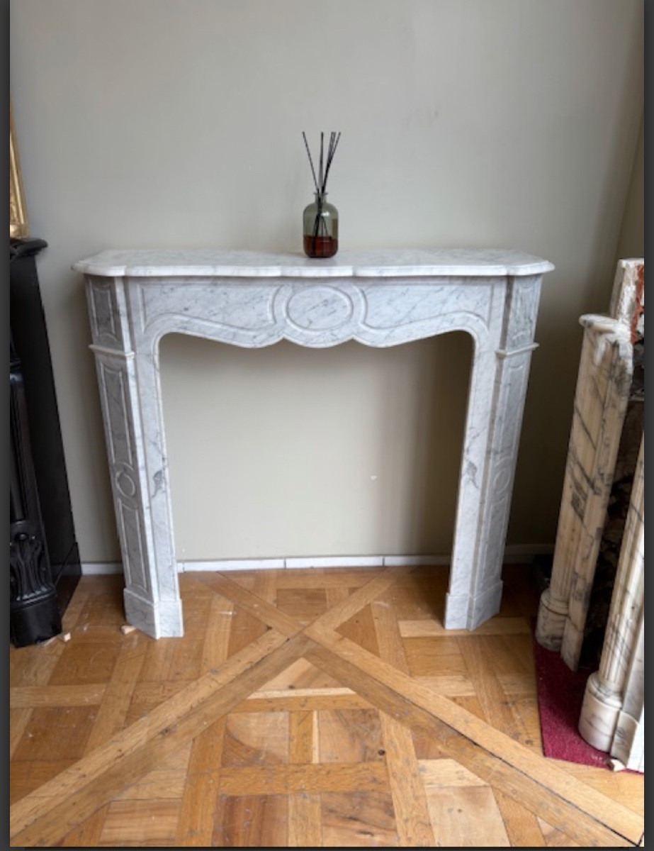 Jolie paire de petite cheminée ancienne style Pompadour plate en marbre Carrare fin XIXeme-photo-3