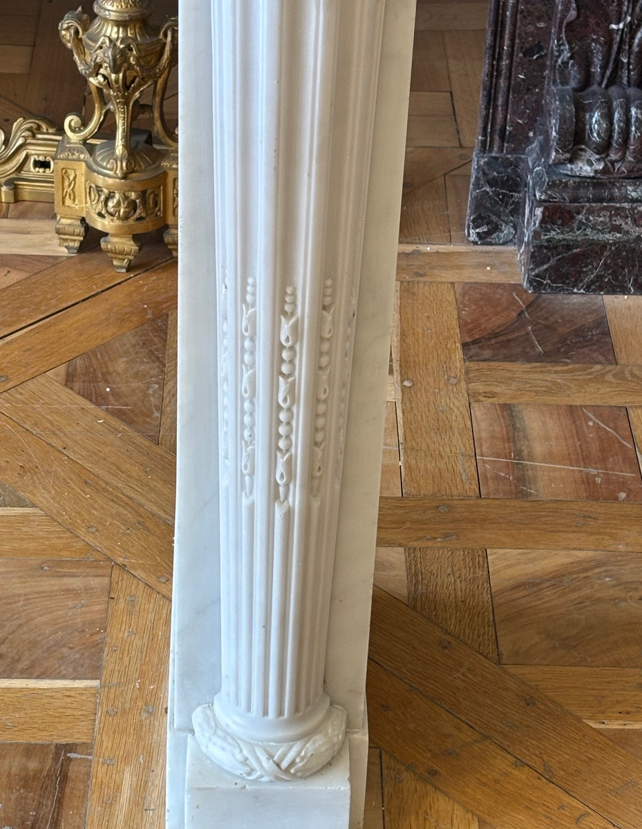 Antique Louis XVI Style Fireplace Made Of White Statuary Marble Dating From The 19th Century-photo-4