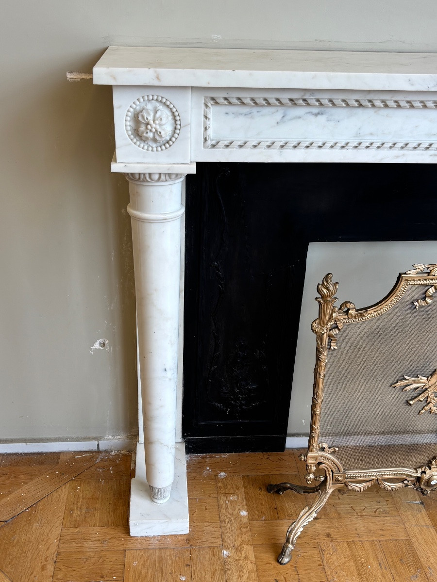 Antique Louis XVI Style Fireplace In White Marble With Columns And Rosettes-photo-4
