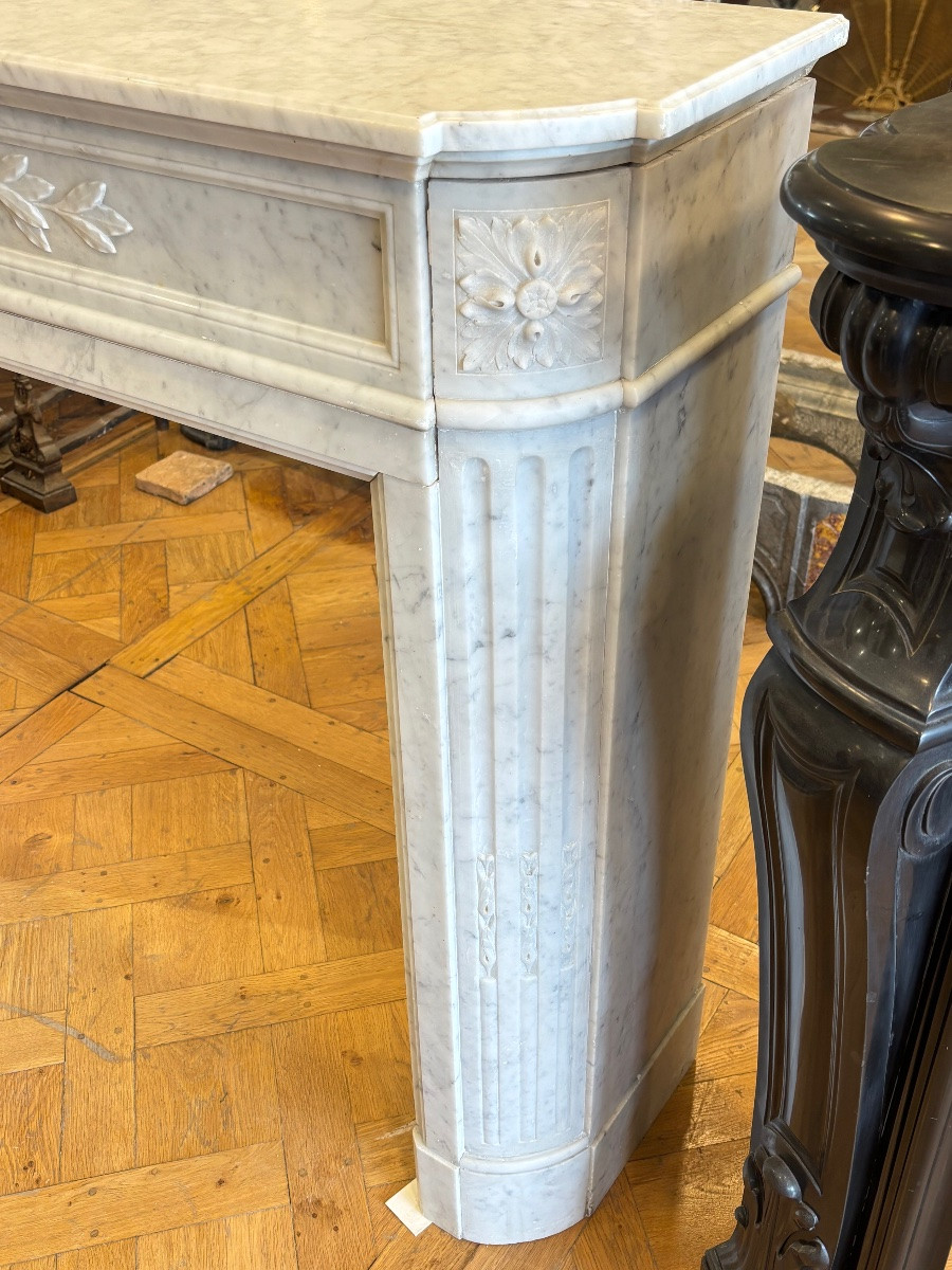 Cheminée ancienne de style Louis XVI à rameau en marbre de Carrare  datant de la fin du XIXeme -photo-4