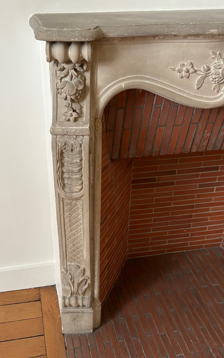 Cheminée en pierre sculptée de style Louis XV XIXeme siècle -photo-3
