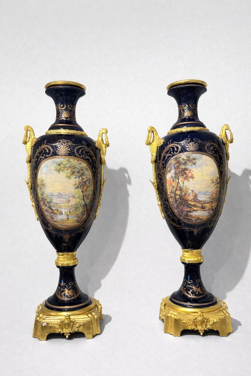 Two Identical Decorative Vases In The Style Of Sèvres, 20th Century-photo-2