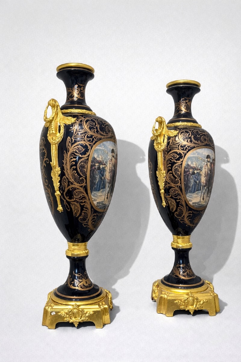 Grand vase décoratif dans le goût de Sèvres  XXᵉ siècle 