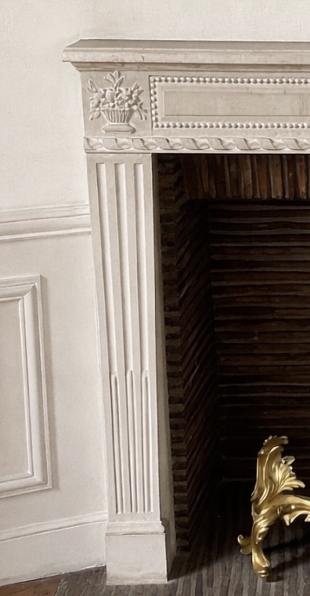 Cheminée ancienne style. Louis XVI  réalisée en pierre XIXeme siècle -photo-3