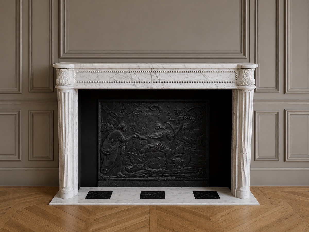 Cheminée Ancienne Louis XVI Réalisée En Marbre De Carrare fin XVIIIeme Siecle 