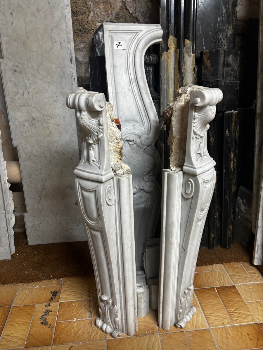 Cheminée en marbre Blanc de carrare sculptée de style Louis XV datant de la fin XIXeme siècle -photo-3