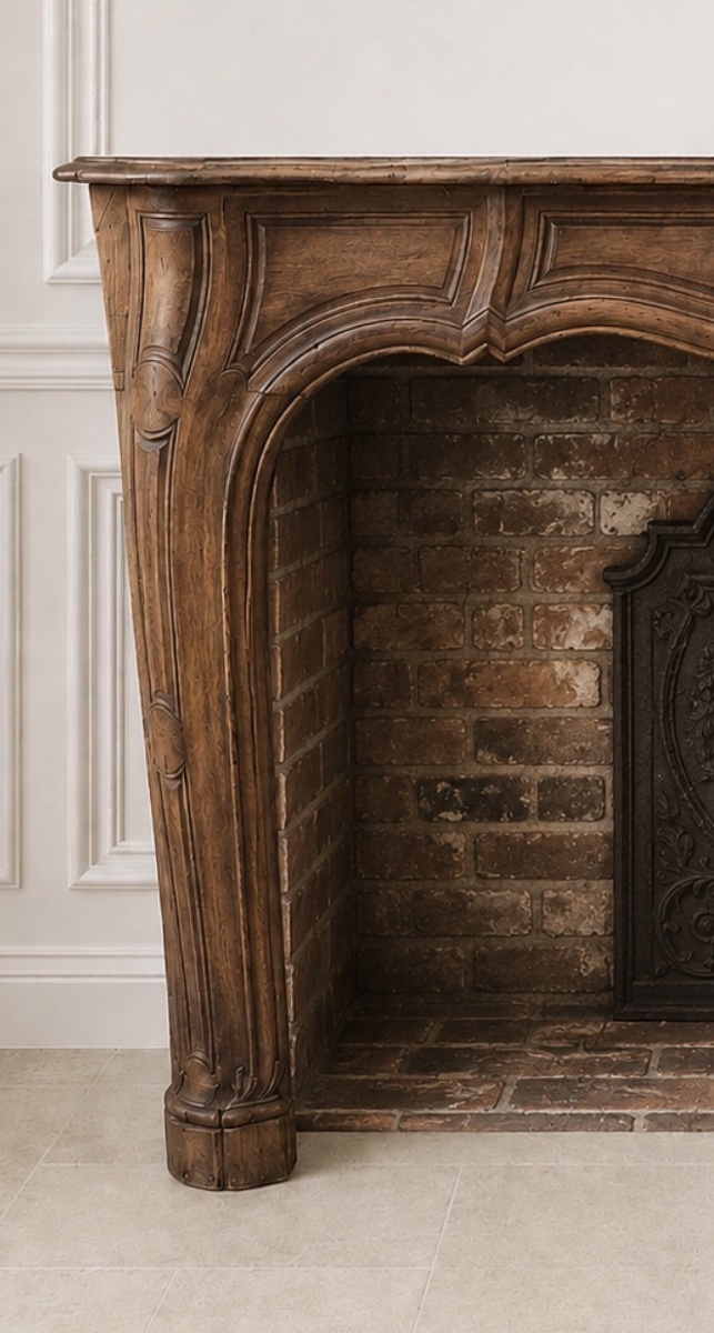 Cheminée ancienne D’époque Louis XV Provençal dite à Arbalète Réalisée en bois de chêne -photo-3