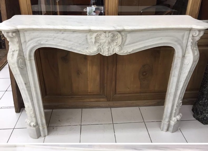 Cheminée ancienne en marbre de carrare blanc de style Louis XV datant de la fin XIXeme siècle -photo-2
