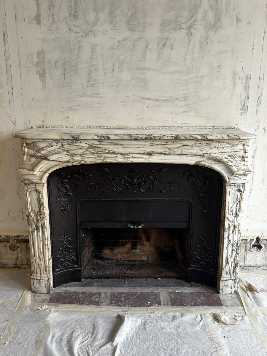 Antique Regency-style Fireplace Made Of Brèche Violette Marble, Dating From The 19th Century -photo-2