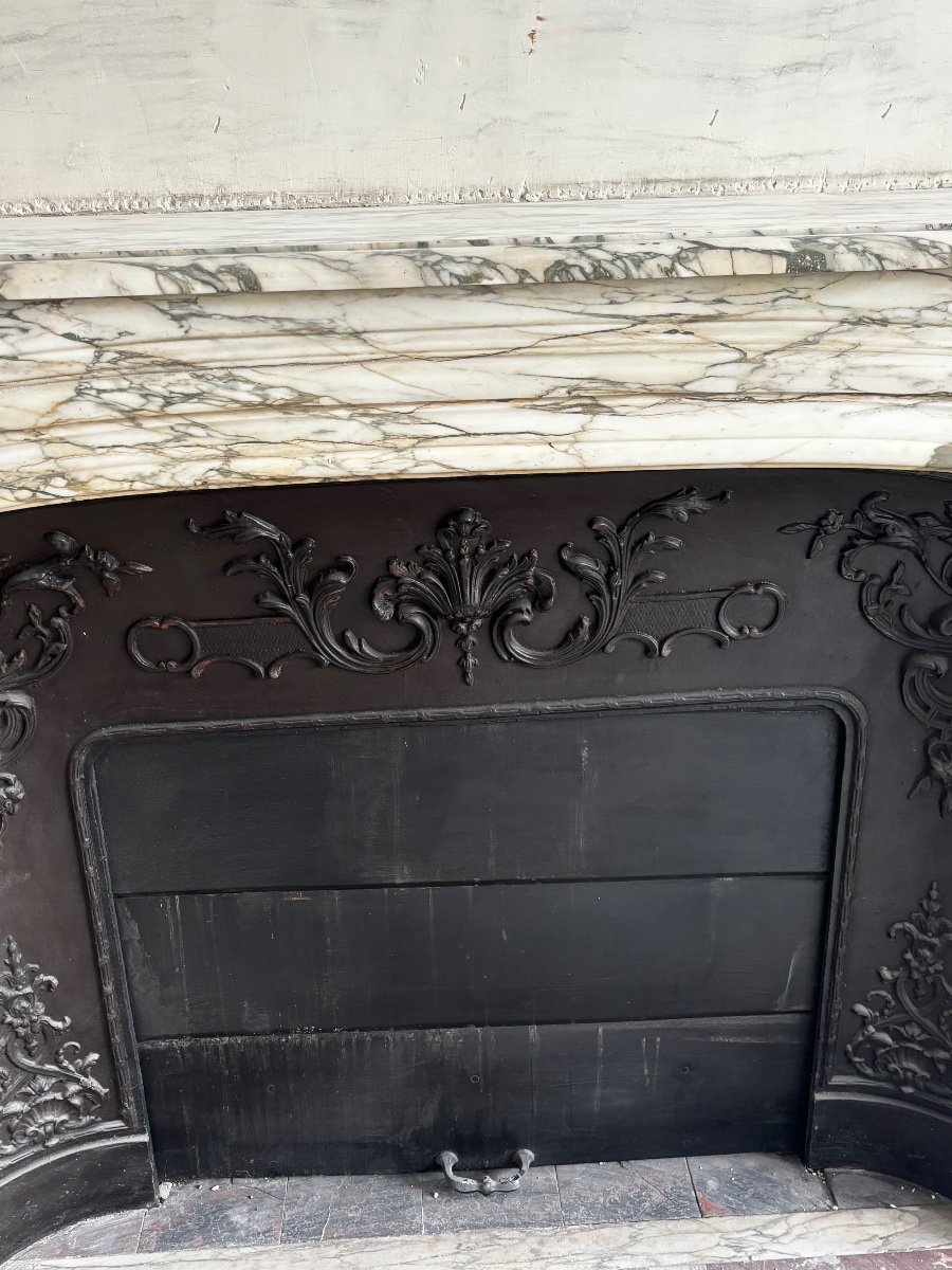 Antique Regency-style Fireplace Made Of Brèche Violette Marble, Dating From The 19th Century -photo-3
