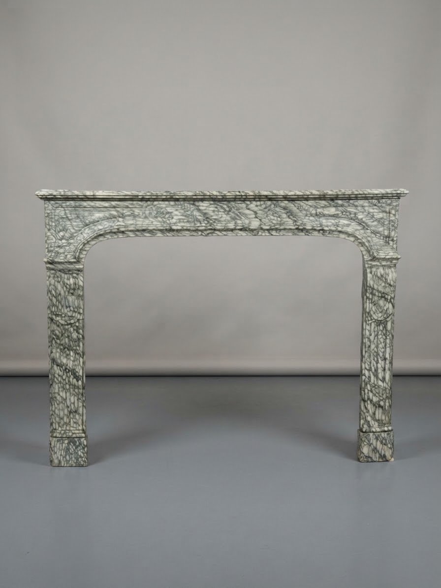 Cheminée ancienne en marbre Vert D’estour de style Louis XIV de la fin du XIXeme siècle  