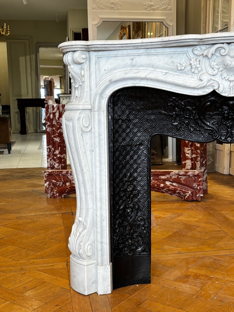 Antique Louis XV-style Fireplace Made Of White Carrara Marble, Dating From The 19th Century -photo-1