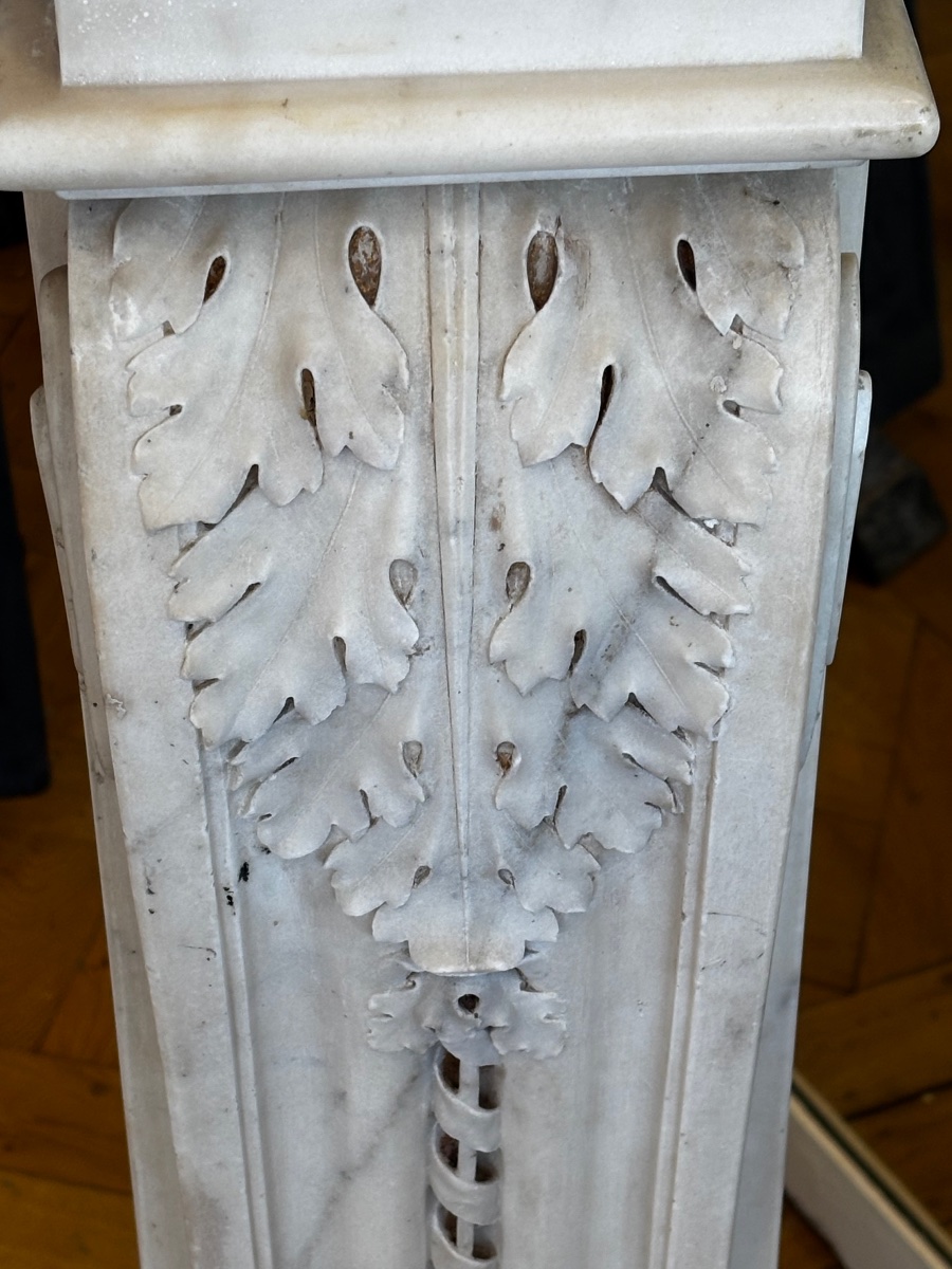 Antique Fireplace Dating From The Late 19th Century, Made Of Blanc Demi Statuaire Marble -photo-4