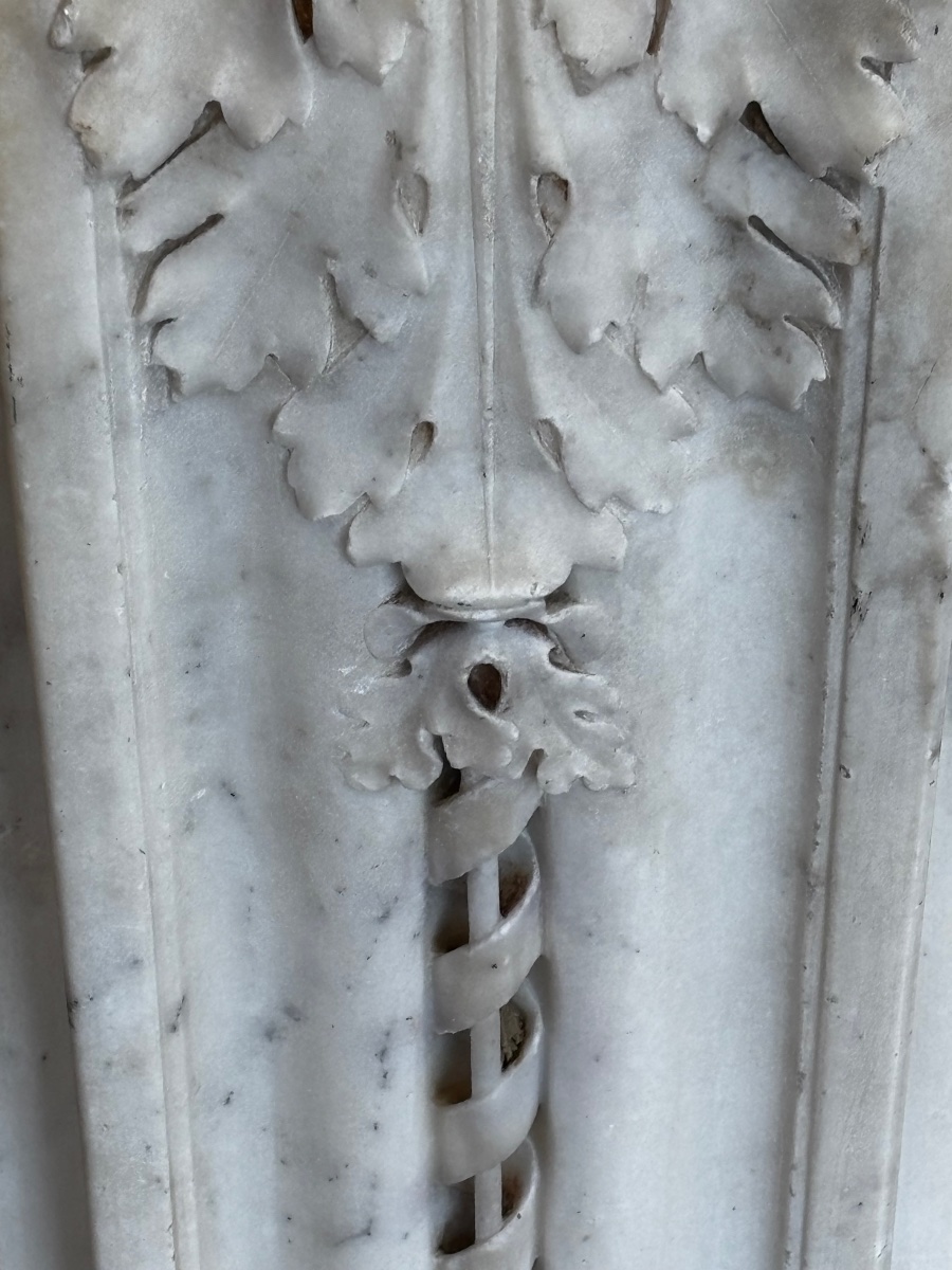 Antique Fireplace Dating From The Late 19th Century, Made Of Blanc Demi Statuaire Marble -photo-1