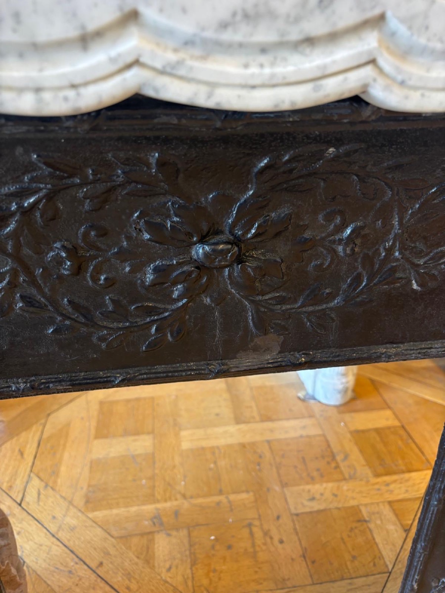 Cheminée ancienne en marbre Carrare style Pompadour à pieds Louis XV fin du XIXeme siècle -photo-4