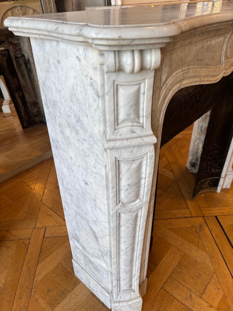 Cheminée ancienne en marbre Carrare style Pompadour à pieds Louis XV fin du XIXeme siècle -photo-1