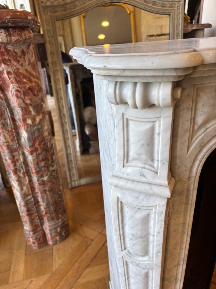 Cheminée ancienne en marbre Carrare style Pompadour à pieds Louis XV fin du XIXeme siècle -photo-2
