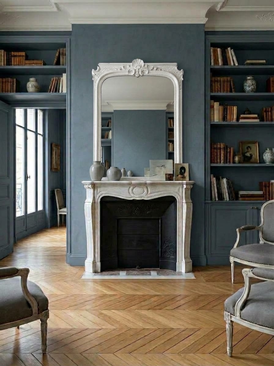 Cheminée ancienne en marbre Carrare style Pompadour à pieds Louis XV fin du XIXeme siècle 