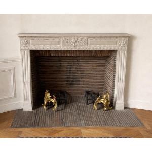 Cheminée ancienne style. Louis XVI  réalisée en pierre XIXeme siècle 