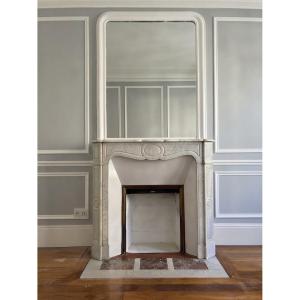 Antique Pompadour-style Flat Mantelpiece Made Of White Carrara Marble, Late 19th Century
