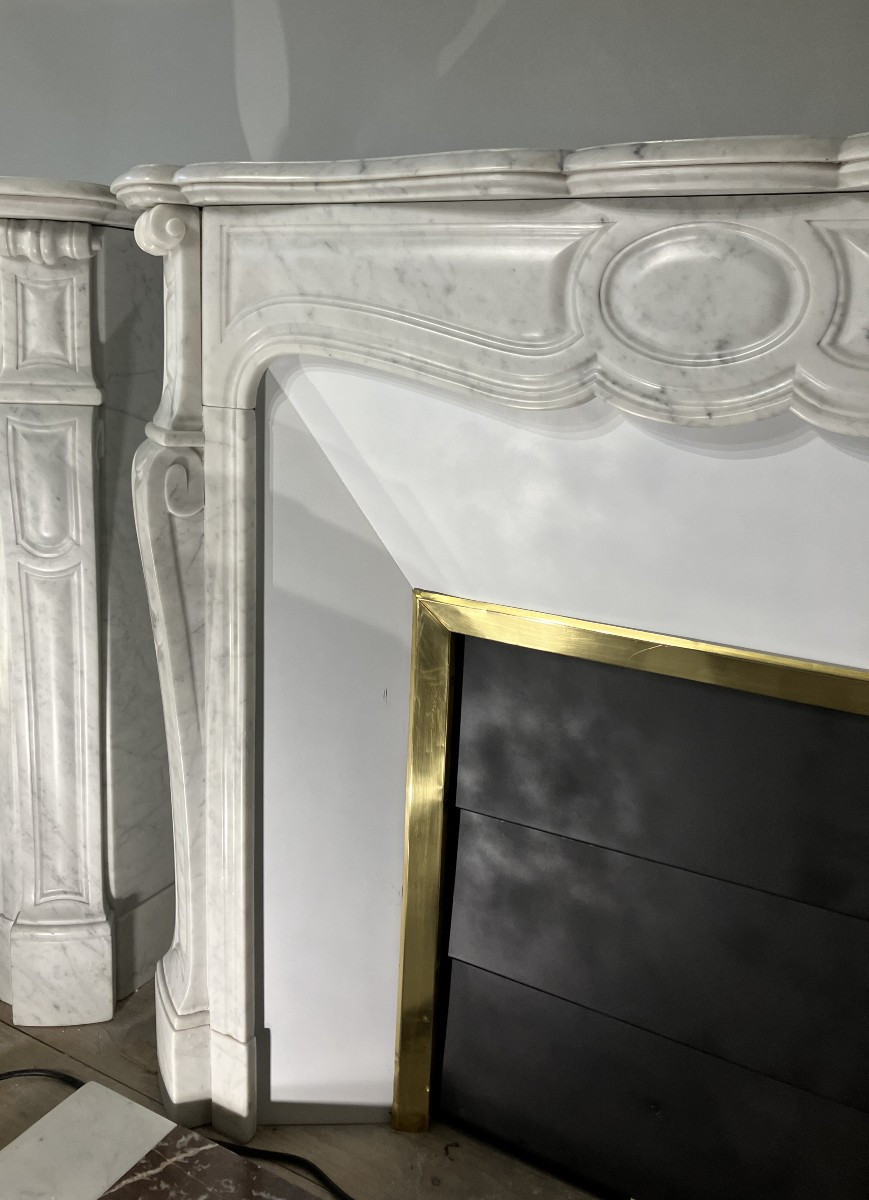 Antique Louis XV Style Fireplace In Veined White Marble.-photo-4