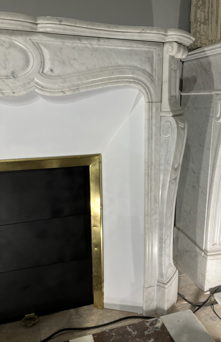 Antique Louis XV Style Fireplace In Veined White Marble.-photo-4