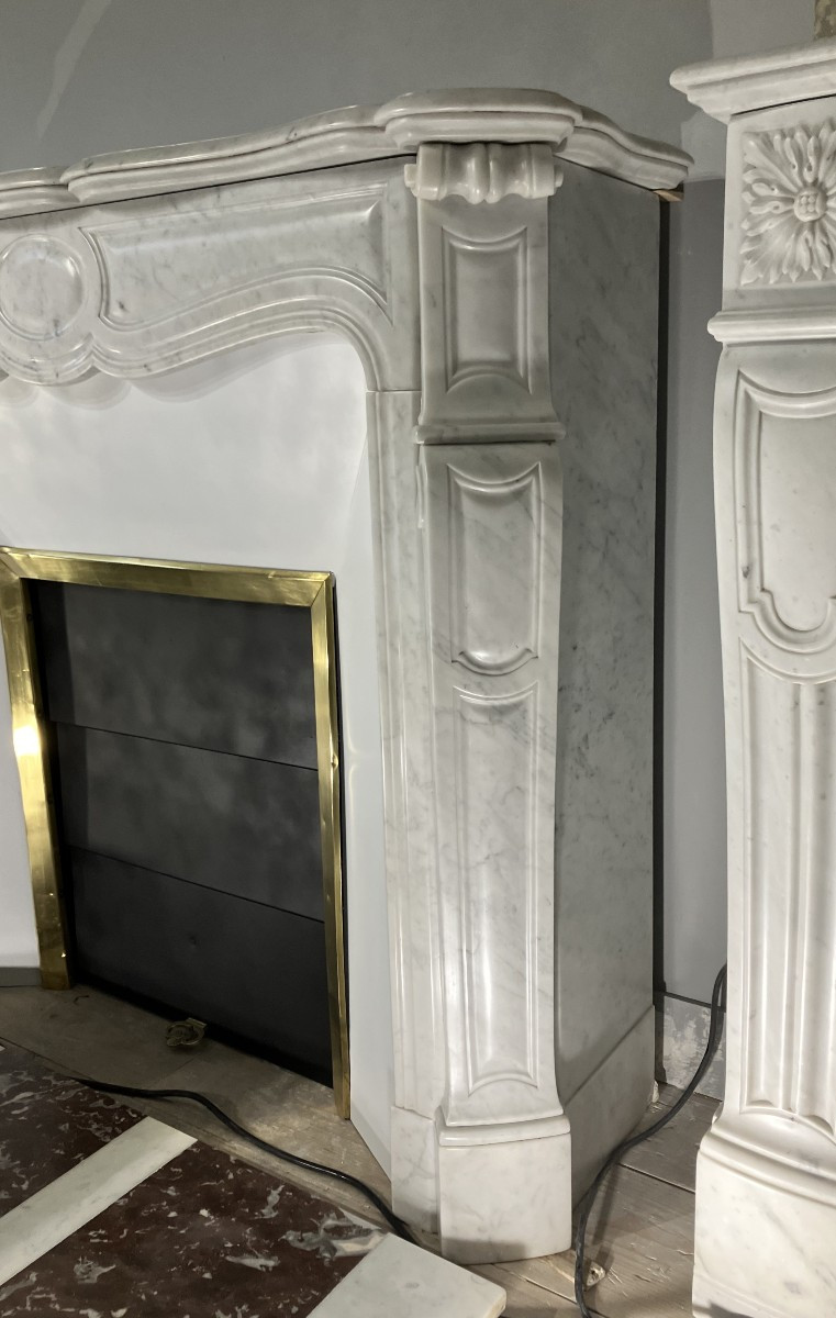 Antique Louis XV Style Fireplace In Veined White Marble.-photo-5