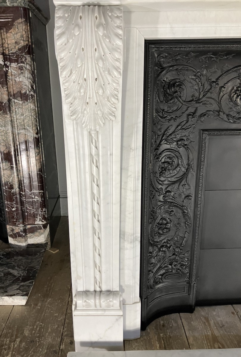 Grande Cheminée ancienne de style LOUIS XVI en marbre blanc.-photo-1