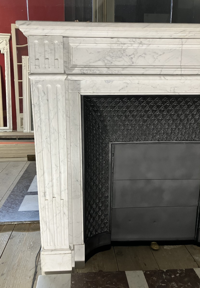 Antique Louis XVI Style Fireplace In Veined White Marble.-photo-4