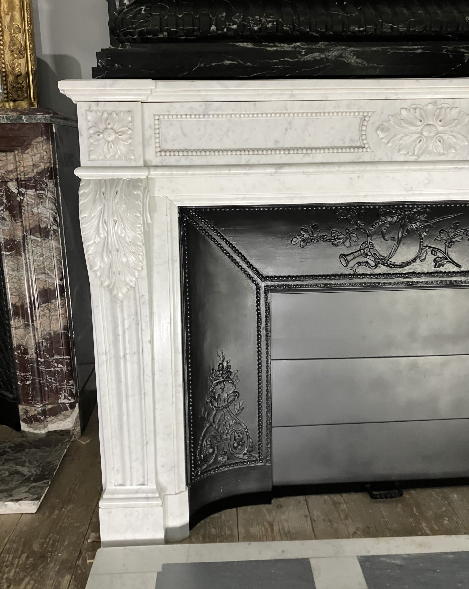 Grande Cheminée Ancienne de Style LOUIS XVI en Marbre Blanc veiné.-photo-4