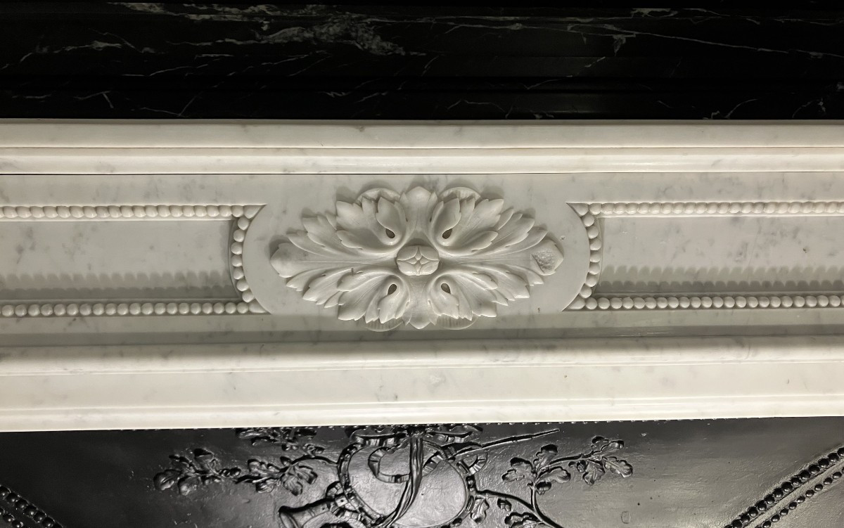 Grande Cheminée Ancienne de Style LOUIS XVI en Marbre Blanc veiné.-photo-2