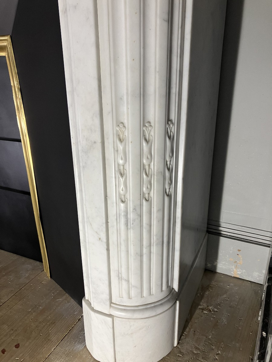 Antique Louis XVI Style Fireplace In White Veined Marble.-photo-5