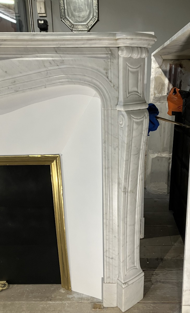Antique Louis XV Style Fireplace In White Veined Marble.-photo-4