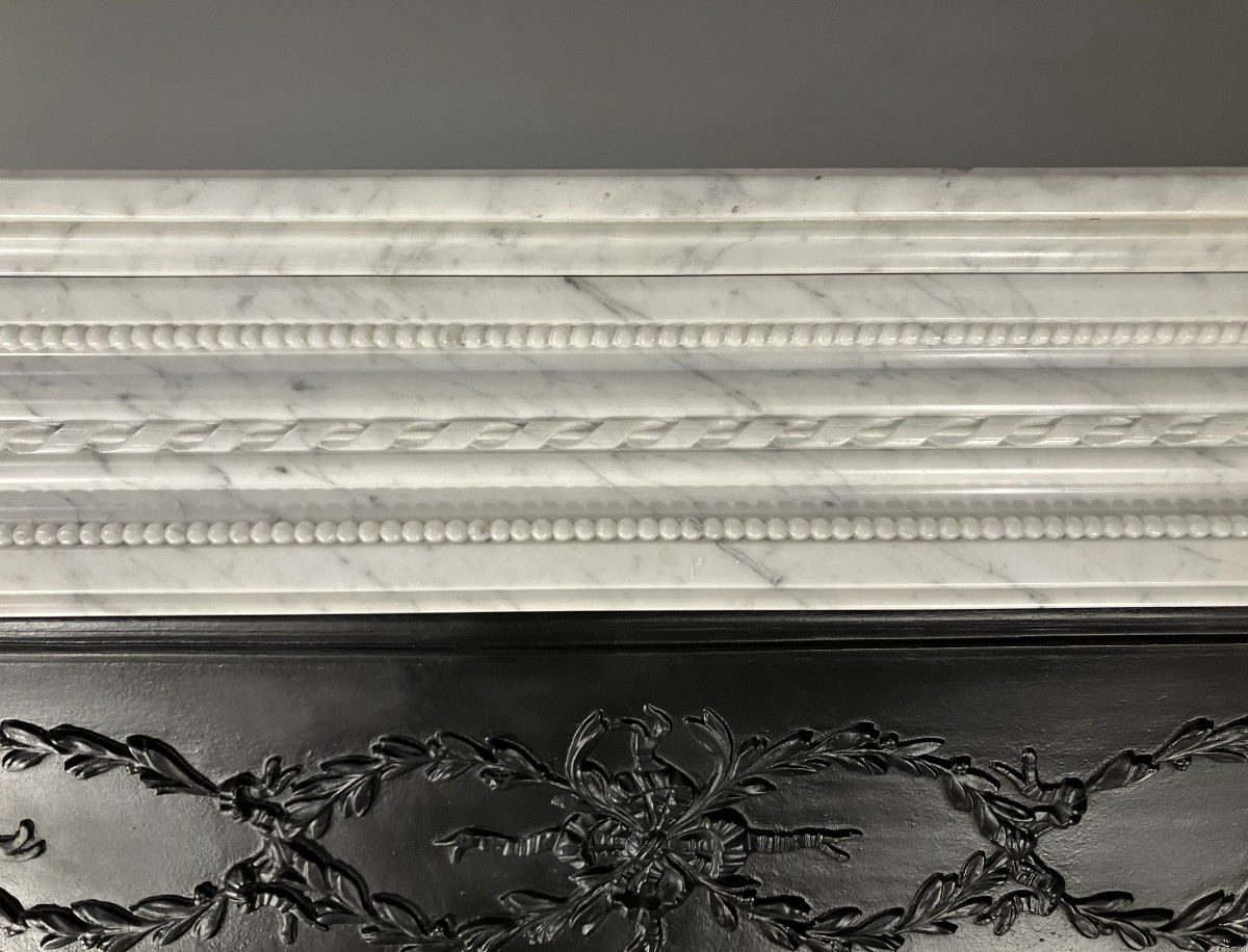 Cheminée Ancienne de Style LOUIS XVI en Marbre Blanc veiné.-photo-2