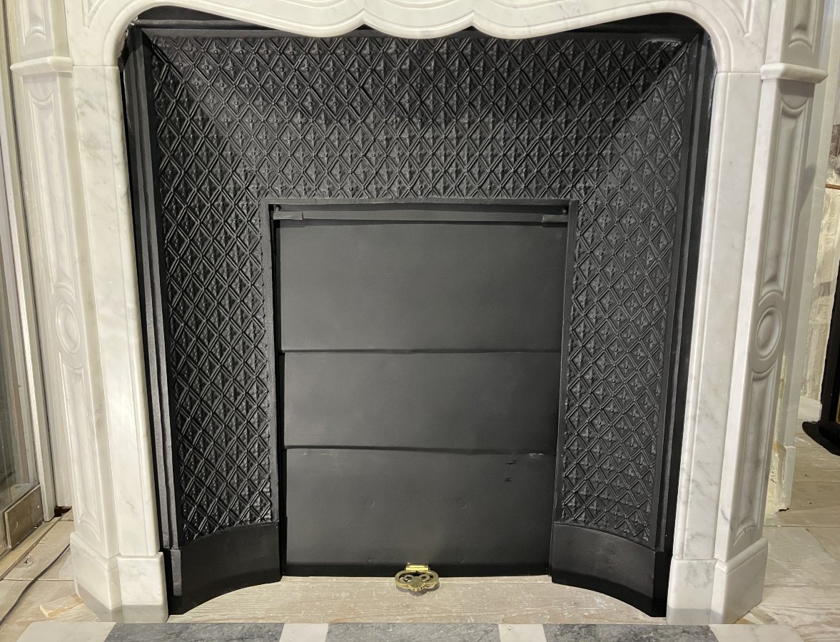 Small Antique Fireplace In The Louis XV Style, Made Of Veined White Marble.-photo-2