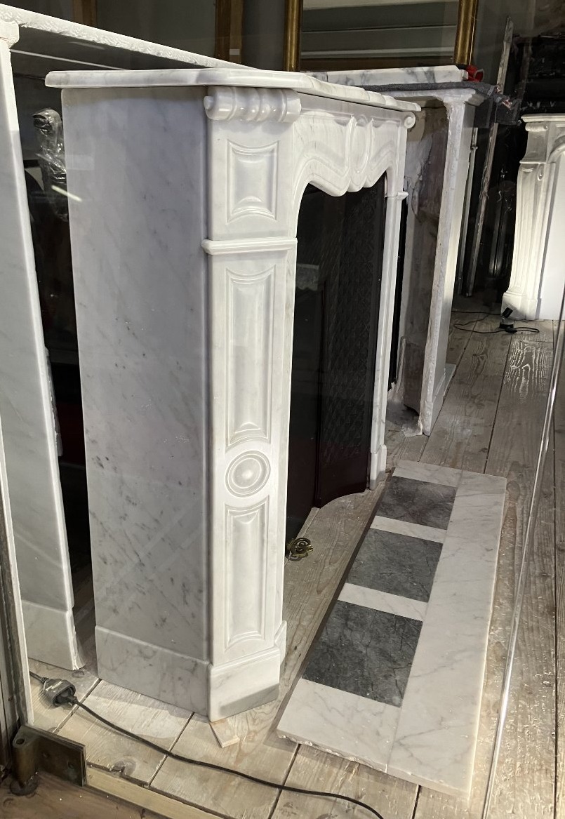 Small Antique Fireplace In The Louis XV Style, Made Of Veined White Marble.-photo-3