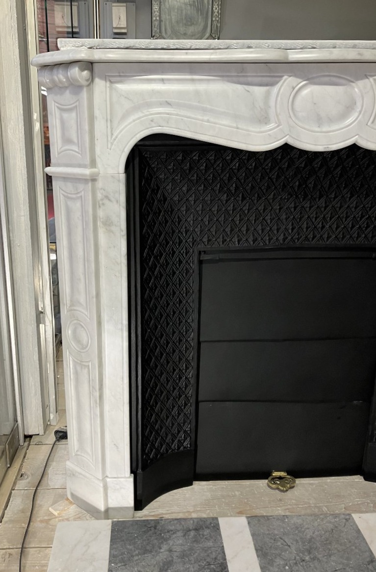 Small Antique Fireplace In The Louis XV Style, Made Of Veined White Marble.-photo-4
