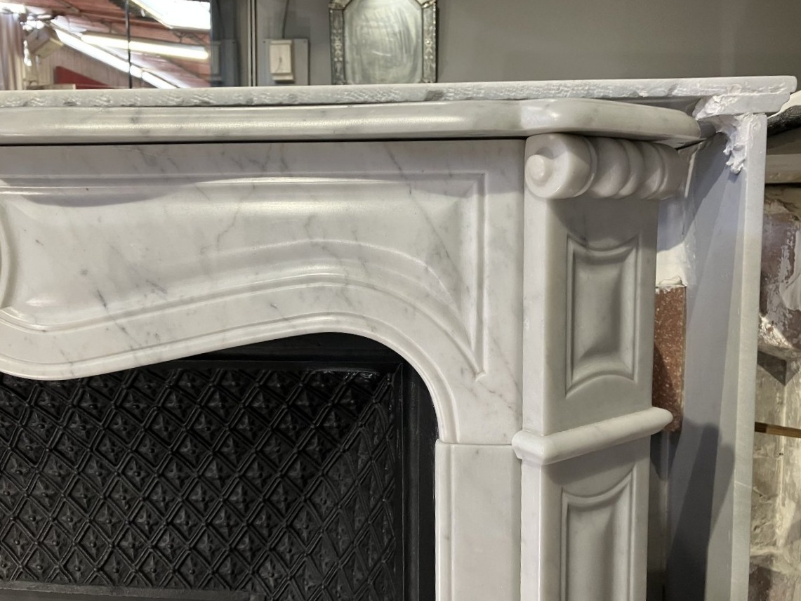 Small Antique Fireplace In The Louis XV Style, Made Of Veined White Marble.-photo-3