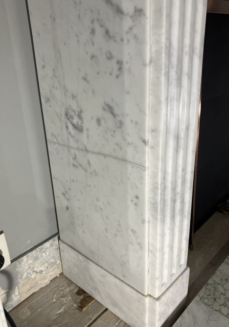 Small Antique Art Deco Fireplace In Veined White Marble.-photo-4