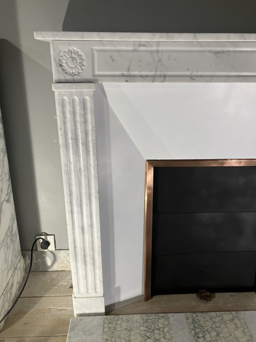 Small Antique Art Deco Fireplace In Veined White Marble.-photo-1