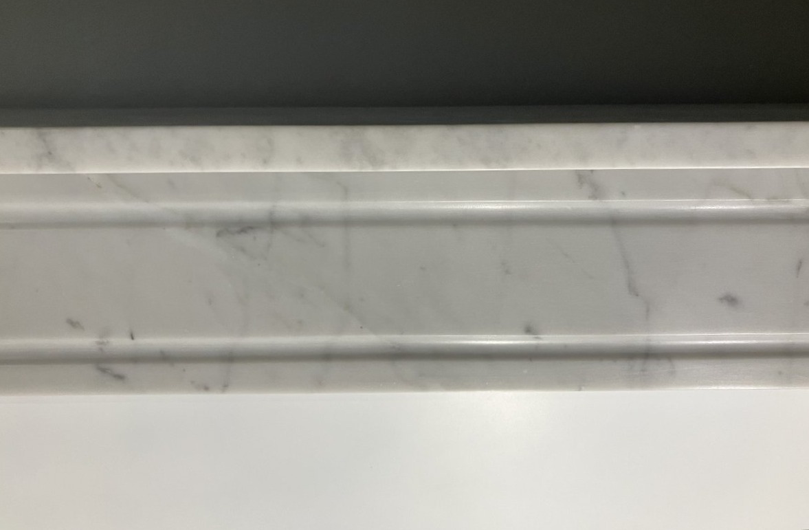 Small Antique Art Deco Fireplace In Veined White Marble.-photo-3