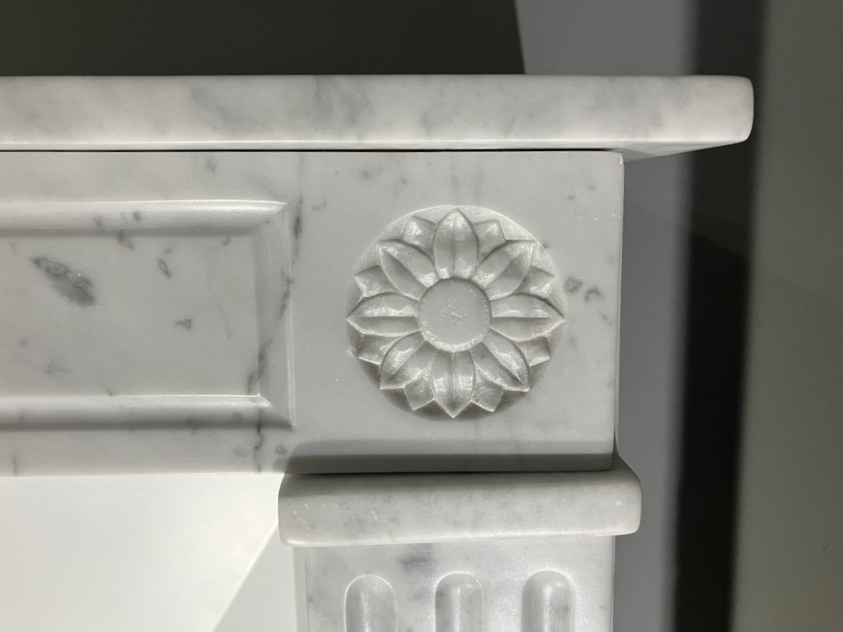 Small Antique Art Deco Fireplace In Veined White Marble.-photo-4