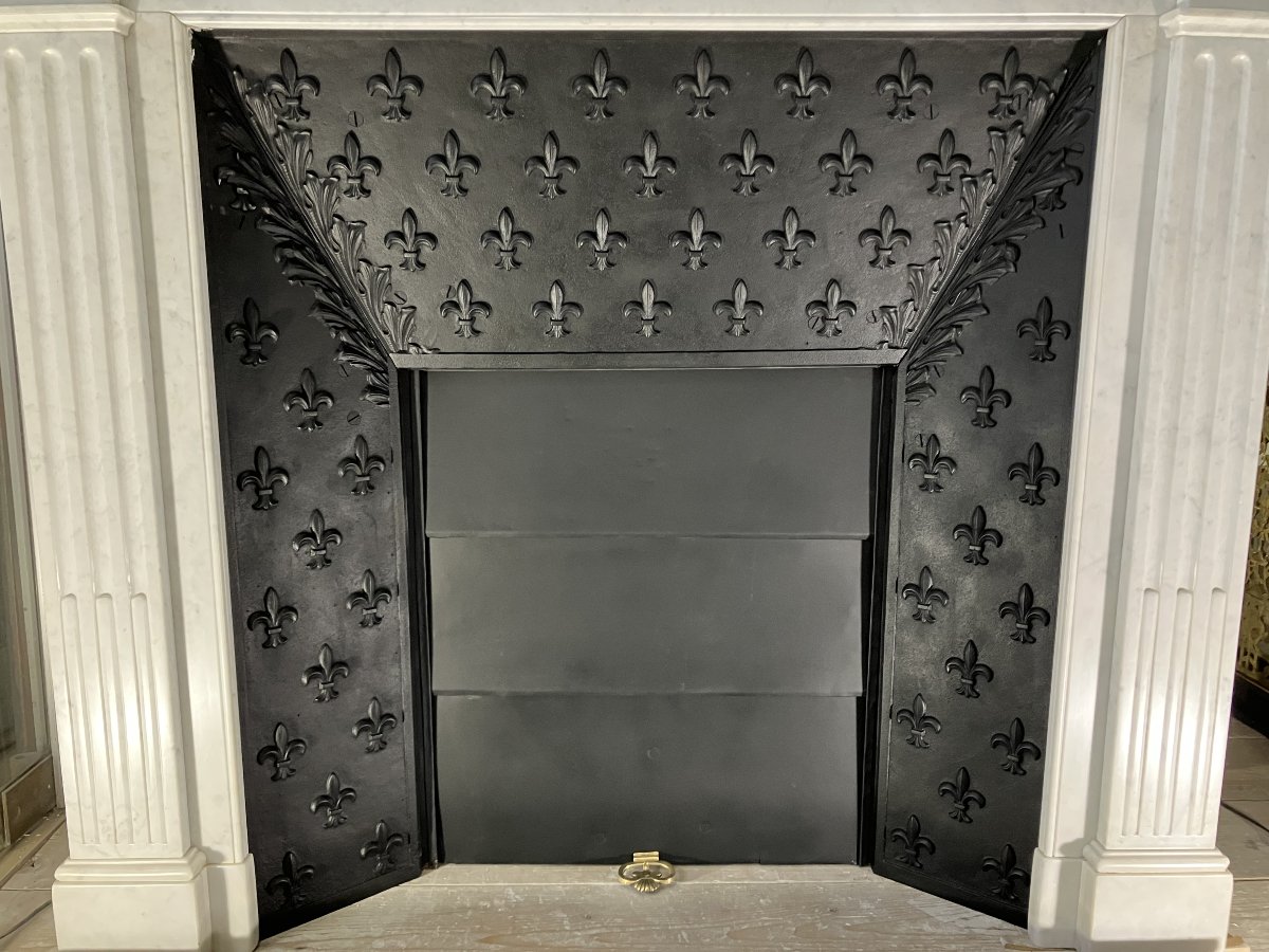 Antique Louis XVI-style Fireplace Made Of Veined White Marble.-photo-2